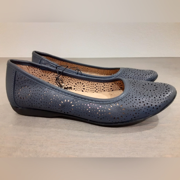 Whitemt Shoes Whitemt Flats Size 55 Poshmark